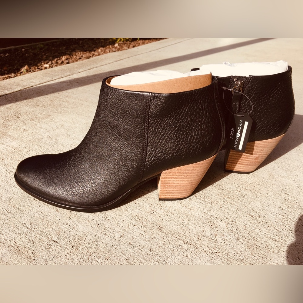Woman’s short western boots Waterproof with Hydromax technology